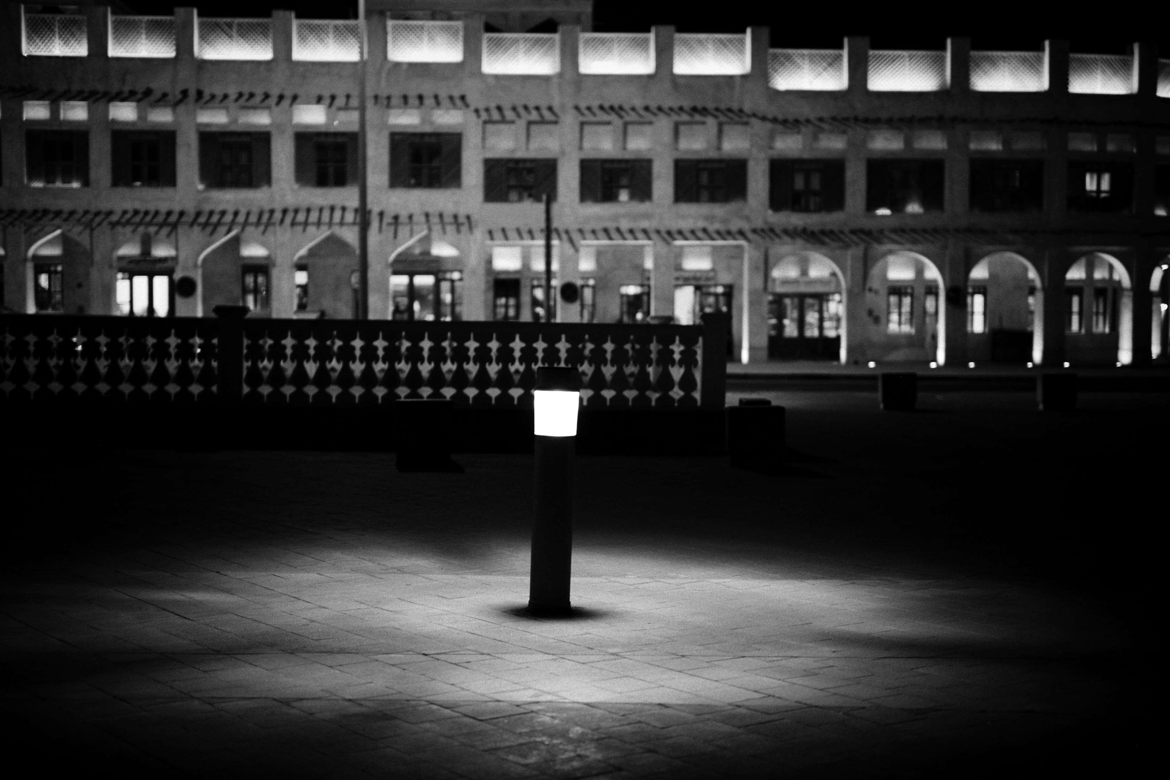 Hotel Park Hyatt Doha, Msheireb Downtown Esterno foto A lamp post in Al-Shaab