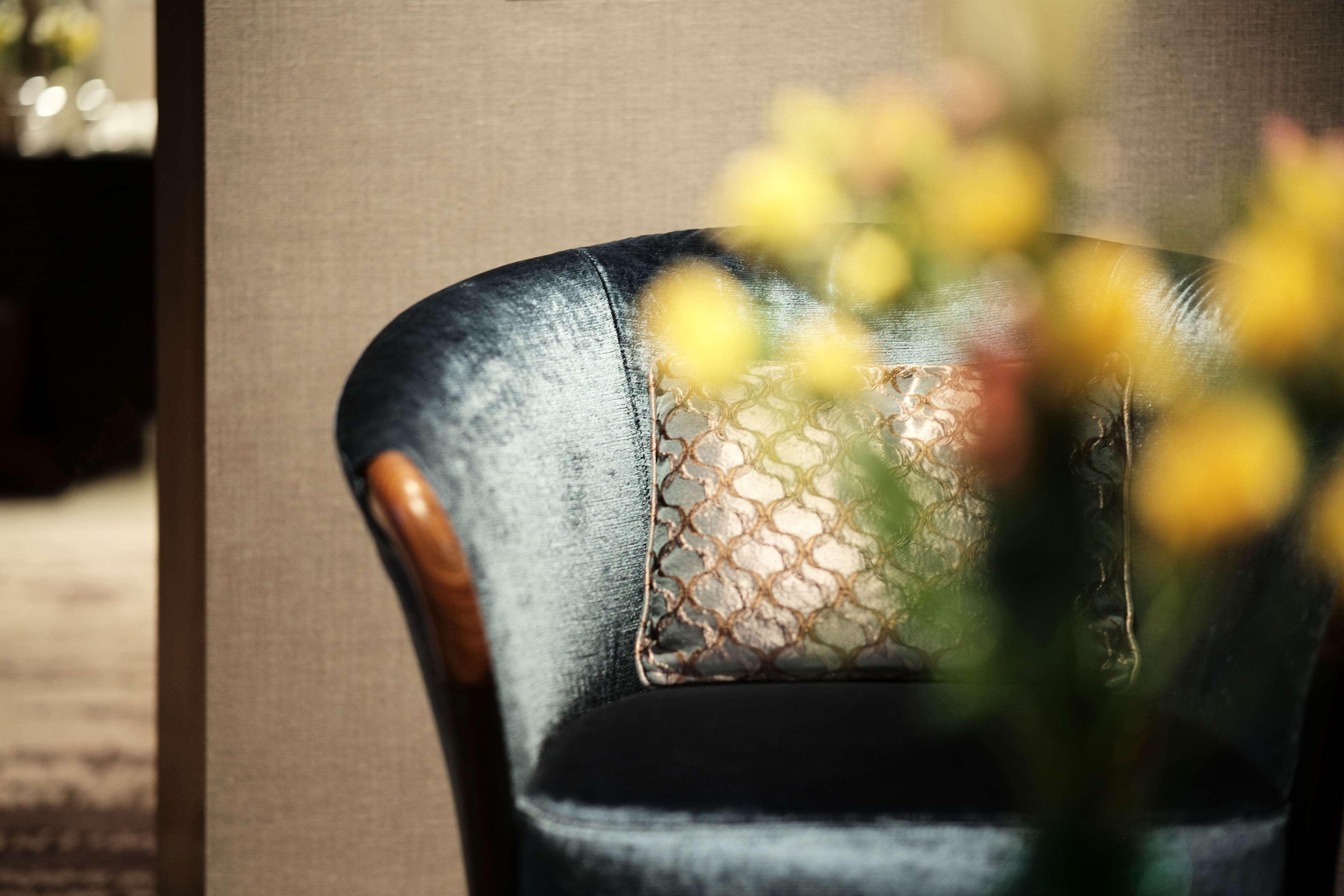 Hotel Park Hyatt Doha, Msheireb Downtown Esterno foto Detail of a chair